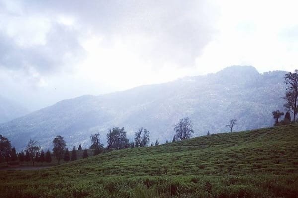 পাহাড় আমায় দিচ্ছে ডাক